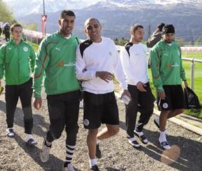 الأنصار هتفوا باسمه مطولا روراوة يحضر إلى معسكر الخضر لأول مرة ويُلهب التدريبات