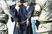 Revenu de l'enfer  de Guantanamo, il raconte