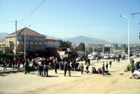 Des citoyens fustigent la construction d'un barrage