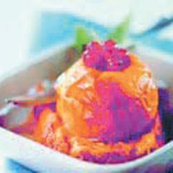 Pommes au four à la fraise sur pain perdu