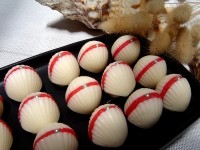 Coquillages au chocolat blanc et à la pâte d’amande