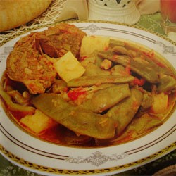 Haricots à la viande et aux pommes de terre