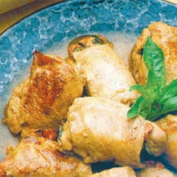 Poulet farci aux olives et aux poivrons