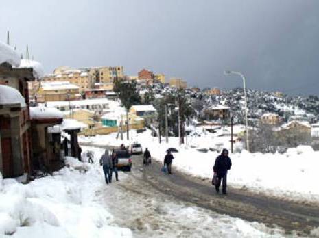 Chutes de neige attendues à partir de 600 m Des centaines de villages isolés