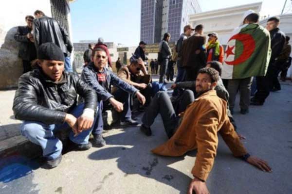 A la veille d'un sit-in, des chômeurs de Ain Beida ont été violemment agressés par des civils