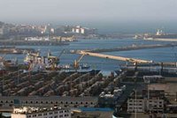 Des navires en rade et des responsables en panne de solutions