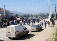 Commune de Tizi Ouzou : Les citoyens de Sikh Oumeddour  ferment la RN12
