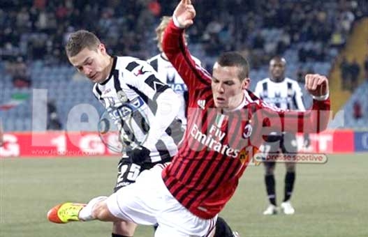 Mesbah titulaire, Milan gagne à Udine