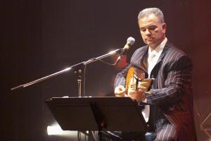 biographie du chanteur: Djamel Lahlou