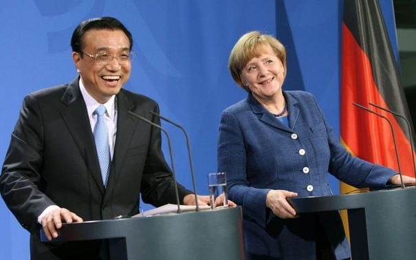 UE Merkel s'engage à éviter une guerre commerciale entre Chine et Europe...