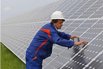 Allemands et Français à l'assaut du marché algérien AUTOMOBILE, BTP, INDUSTRIE PHARMACEUTIQUE ET ENERGIES RENOUVELABLES