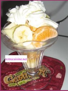 Fruits à la chantilly