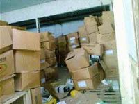 Des milliers de chaussures abandonnées à la Safex