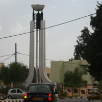 مدينة ميتة في الصباح وحيّة في المساء بشار في فصل الصيف