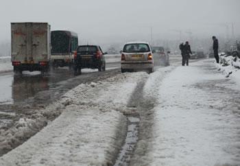Le verglas paralyse la ville CONSTANTINE
