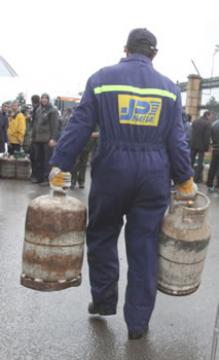 Les fausses assurances de Naftal LA BOUTEILLE DE GAZ QUI REVÈLE TOUT