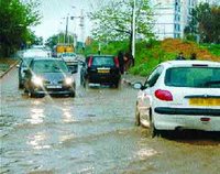 La capitale croule sous la boue