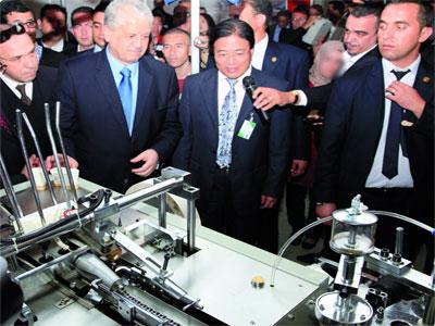 570 entreprises étrangères représentant 25 pays à la FIA La 46e Foire internationale d'Alger inaugurée par Abdelmalek Sellal