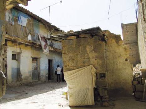 Une famille dans le dénuement Quartier le camp