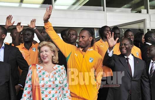 Joseph-Antoine Bell : «Drogba a raté un penalty, et après ! Messi et Ronaldo en ratent aussi»