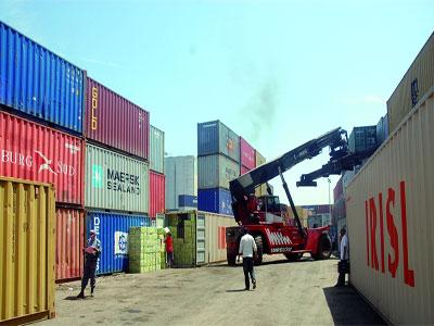 La bureaucratie paralyse les institutions et l'économie L'hydre s'installe et étend son pouvoir