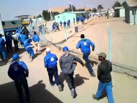 عمال مؤسسة مد الأنابيب بغرداية يواصلون إضرابهم