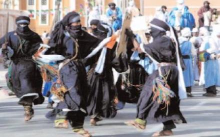 يسلط الضوء على طبوع المنطقة الغنائية و اكتشاف المواهب الشابة المهرجان المحلي لأغنية ميزاب بغرداية