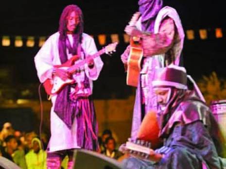 Une soirée colorée à Abalessa' Festival international des arts de l'Ahaggar à Tamanrasset