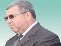 Les 4 vérités du chef de la daïra de Mostaganem A PROPOS DU RETARD DE LA DISTRIBUTION DES LOGEMENTS