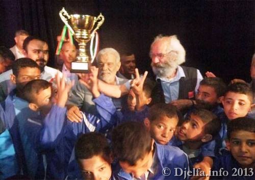 تجسيدا لتواصل الأجيال ...مؤسسة قدماء لاعبي فريق جبهة التحرير الوطني تنشط ندوة رياضية بالجلفة فيما تم تأسيس مدرسة للتكوين في كرة القدم