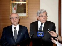 La solution du conflit malien passe par le respect de l'intégrité du pays (Chevènement)