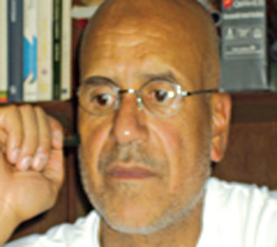 Les avantages financiers de députés encouragent la corruption Baraka Mohammed Zine, professeur en économie à Tlemcen