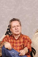 Merzak Allouache. Réalisateur :  Cette odyssée dramatique me touche profondément et me révolte