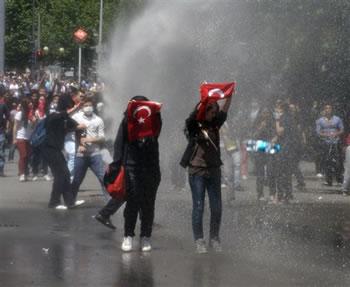 Un signe de vitalité dans une vieille Europe sur le déclin MAI 68 EN TURQUIE