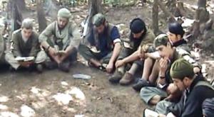 إرهابي أهدى زوجته ثلاثة ملايير وصندوق ذهب واستثمر غنائم الإرهاب لشراء الحمامات درك تلمسان يطيح ب 25 إرهابيا خلال 45 يوما