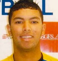 EN U-17 : Cherchar signe en France