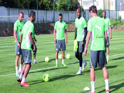 Les dernières retouches avant le grand choc Algérie-Bénin L'équipe nationale est arrivée hier à Cotonou