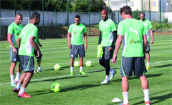 Une semaine décisive pour les Verts Football, La sélection algérienne s'est envolée hier pour le Bénin