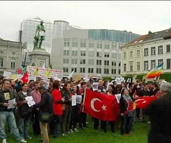 Erdogan prend le risque d'une escalade des violences HUITIÈME JOURNEE DE CONTESTATION À ISTANBUL ET DANS LES GRANDES VILLES DE TURQUIE