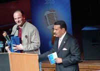 Cérémonie de remise des micros d'or 2010 : Razzia des radios de tamazight