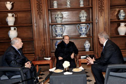 Le président de la République instruit Sellal de finaliser le projet de la LFC 2013 Algérie