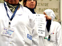 ولد عباس يرفض استقبالها كما تم الاتفاق .. نقابة شبه الطبي تعتبر تصرف الوزارة احتقارا للممرضين