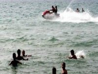 Un enfant de 12 ans mortellement percuté par un jet-ski à la plage 
