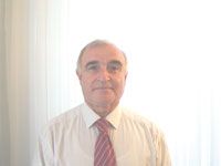 Mikaïl TIAR, ancien Conseiller du Gouverneur de la Banque d'Algérie, à Liberté 'L'instabilité du dinar résulte de l'absence de diversification de l'économie'