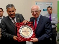 Plusieurs personnalités reçoivent la médaille du mérite olympique à Constantine