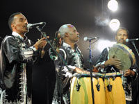 فرقة السد تصنع الحدث ببشار