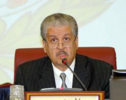 سلال يغلق ملف صحة الرئيس من البيض رفض التطرق إلى الموضوع مجددا