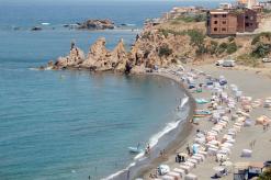 الاستنجاد بالمستثمرين الخواص لإنجاح موسم الاصطياف ببجاية 32 شاطئا للسباحة و 800 حارس و15 قاربا