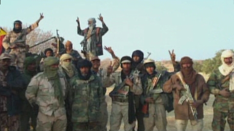 Une médiation algéro-franco-mauritanienne pour un cessez-le-feu au nord du Mali Préparation d'un sommet international auquel participera l'union européenne pour soutenir les fonds de développement