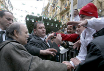 La population oranaise toujours solidaire avec son président LE PRESIDENT ABDELAZIZ BOUTEFLIKA A ORAN ET ARZEW